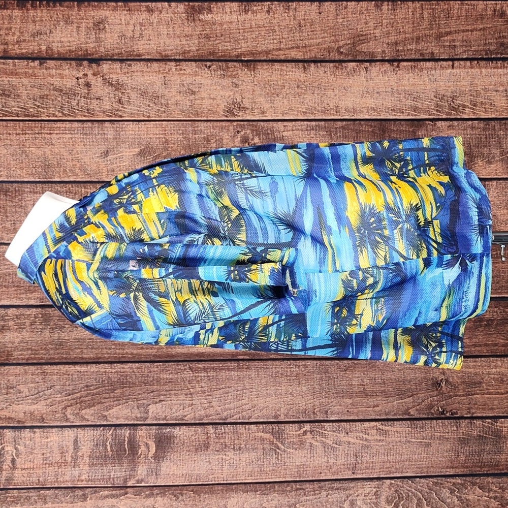 Mens Breathable Hawaiian Camp Shirt Like New - Picture 4 of 8